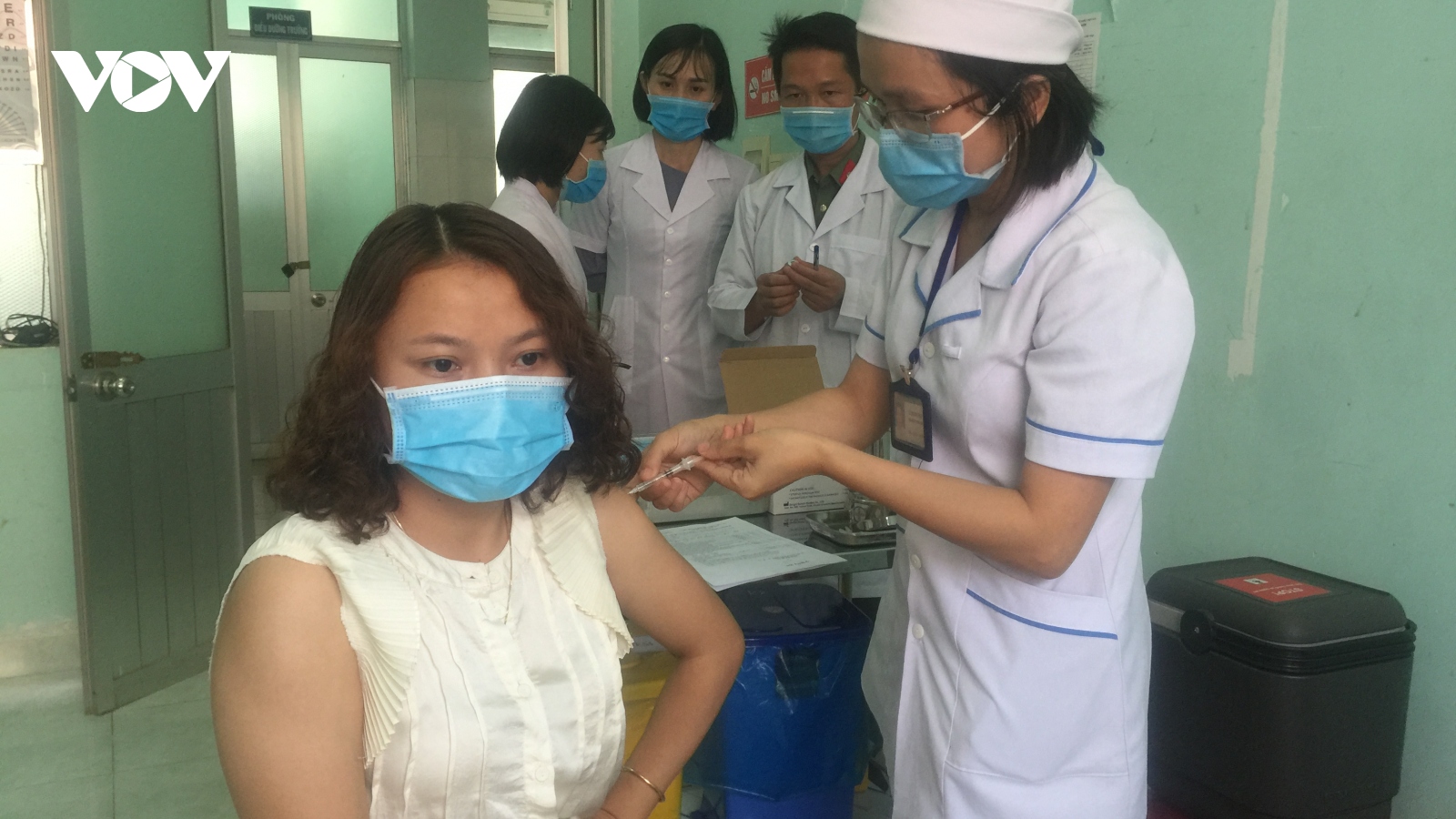 Đắk Nông tiêm phòng vaccine COVID-19 đợt đầu tiên cho các y bác sĩ, nhân viên y tế